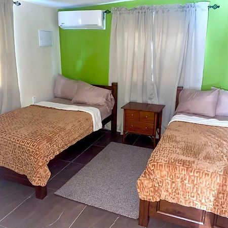Centrally Located, Private, 1 Bedroom Apartment. Willemstad Esterno foto