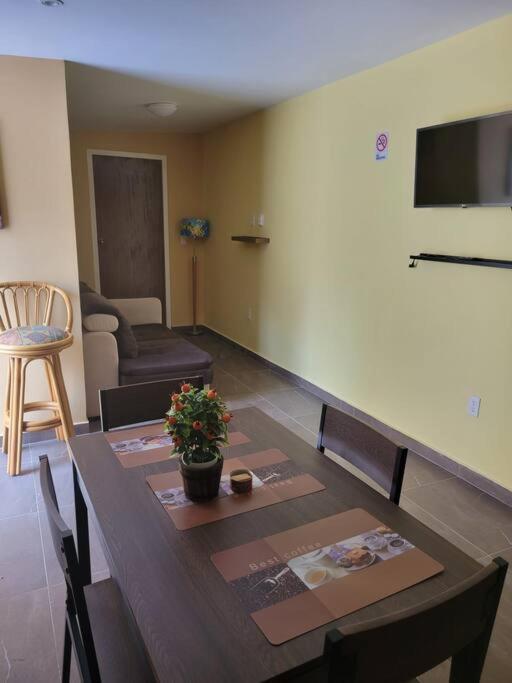 Centrally Located, Private, 1 Bedroom Apartment. Willemstad Esterno foto